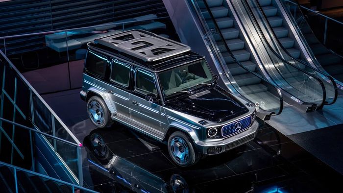Sau khi công bố công nghệ xoay tròn, Mercedes-Benz EQG tiếp tục lộ diện với nội thất giống hệt G-Class gốc - Ảnh 3.