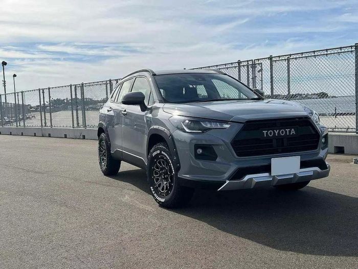 Toyota Corolla Cross biến thành phiên bản mini của RAV4 nhờ bộ bodykit mới - Ảnh 2.