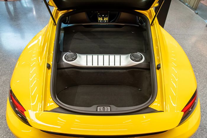 Trải nghiệm Porsche 718 Cayman T tại Việt Nam: Trang bị thêm tiền gần 1 tỷ - Ảnh 16.