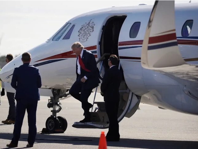 ‘Lâu đài bay’ trị giá 100 triệu USD của ông Donald Trump vừa trải qua quá trình tân trang - Ảnh 14.