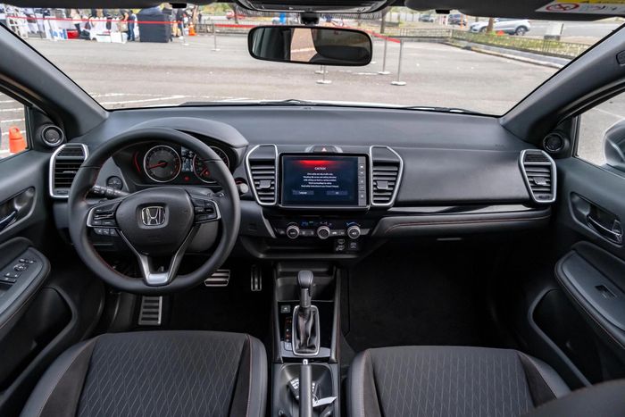 So sánh Honda City và Toyota Raize - Hình ảnh 6.