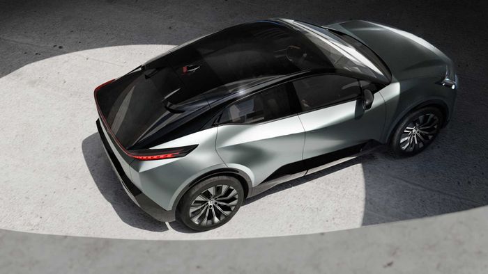 Toyota tiết lộ một phần thông số và hình ảnh của xe điện thứ 3 - Ảnh 4.