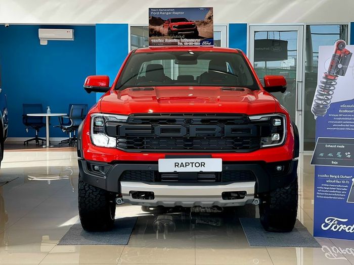 Đại lý thông báo giá của Ford Ranger Raptor 2023 dự kiến là 1,329 tỷ đồng, sẽ ra mắt vào tháng sau tại Việt Nam - Hình 2.