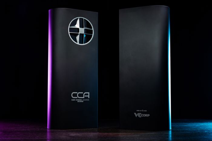 Tiết lộ cúp danh giá Car Choice Awards 2022 trước thời điểm Gala: Thiết kế đậm nghệ thuật, mô phỏng logo tinh tế - Ảnh 2.
