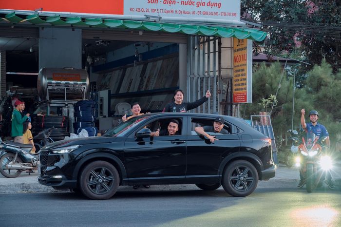 Tôi đổi từ Mazda3 lên Honda HR-V, lái xe 3.800km trong vòng 7 ngày và phát hiện ra rằng nó gây ồn không chịu được, nhưng càng đi càng thấy thú vị - Hình 2.