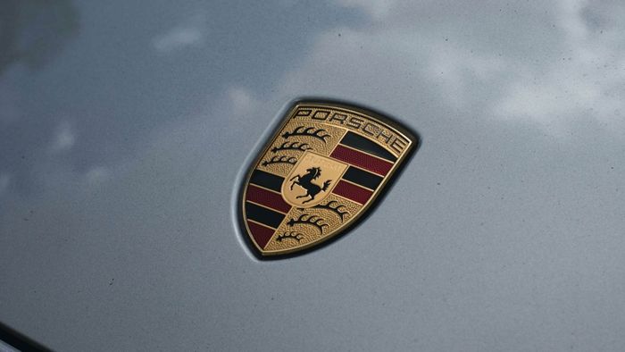 Porsche trở thành thương hiệu xe hơi không đáng tin cậy nhất - Hình 1.