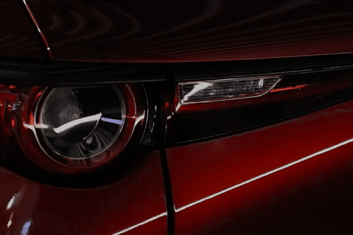 Xe Mazda với đèn xi nhan biểu hiện như nhịp tim con người - Hình 1.