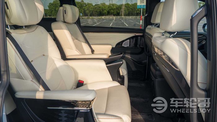 Minivan hạng sang của Trung Quốc có giá tương đương với xe phổ thông, với thiết kế giống như Lexus - Ảnh 10.