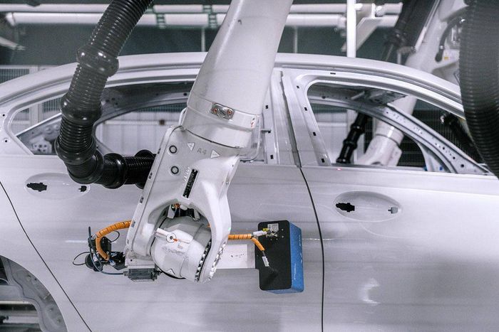 BMW quyết định "sản xuất" xe trong môi trường thực tế ảo - Ảnh 3.
