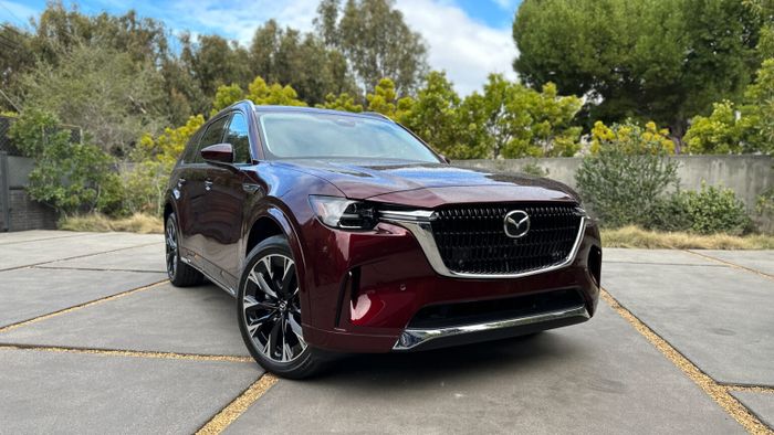 Nếu bạn cảm thấy Mazda CX-90 quá đắt và không cần thiết, bạn có thể đợi CX-70 ra mắt trong năm nay - Ảnh 2.