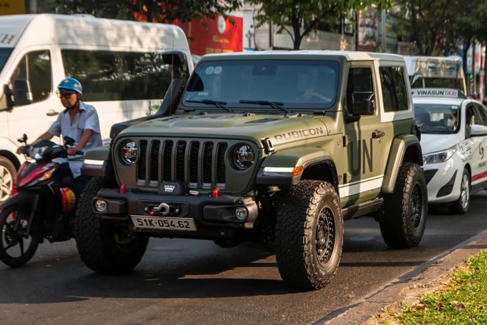 Thêm chiếc Jeep mới với màu sắc khác, ông Đặng Lê Nguyên Vũ chia sẻ siêu xe chỉ để thưởng thức.