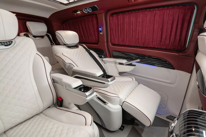 Chủ xe chế tạo chiếc van Mercedes-Benz thành phiên bản Maybach với số tiền đủ để mua một chiếc S-Class mới - Ảnh 13.