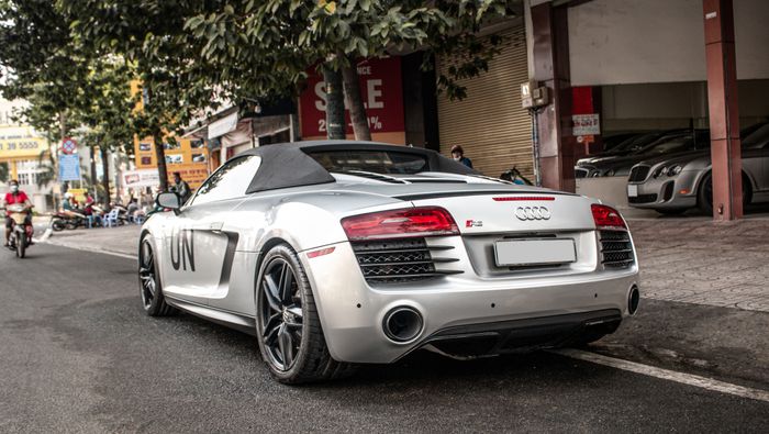 Ông Đặng Lê Nguyên Vũ lái chiếc Audi R8 V10 Spyder độc nhất tại Việt Nam xuống phố - Ảnh 6.