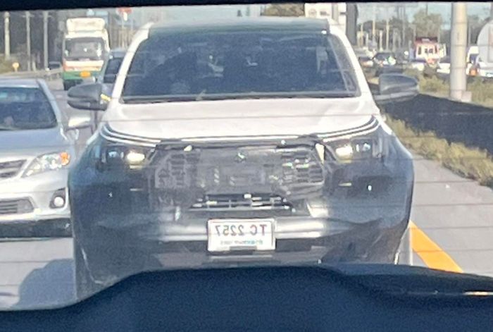 Toyota Hilux Rogue chính thức xuất hiện tại Đông Nam Á: Nâng cấp phiên bản mạnh mẽ nhất cho địa hình khó khăn - Ảnh 1.