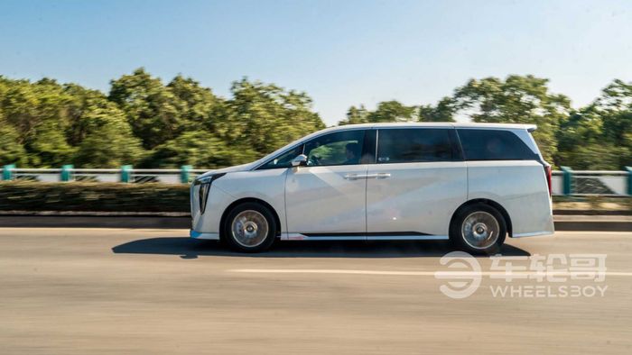 Minivan hạng sang của Trung Quốc có giá ngang với xe phổ thông, với thiết kế giống như Lexus - Ảnh 1.