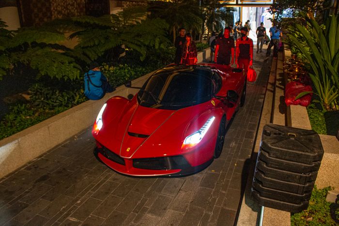 Tôi vừa chi ra 4 triệu để bay sang Thái và tham gia sự kiện offline của giới đại gia siêu xe: LaFerrari với giá trị hơn 250 tỷ đã lộ diện, cùng với toàn bộ căn hầm đầy xe Ferrari - Ảnh 14.