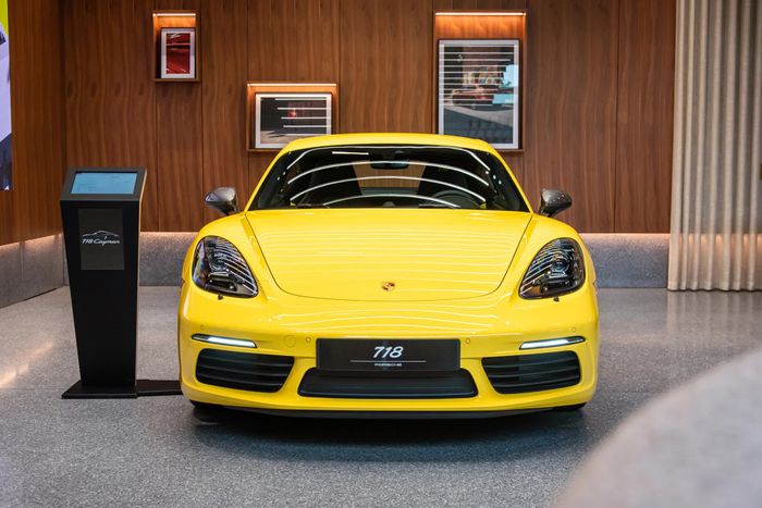 Trải nghiệm nhanh Porsche 718 Cayman T tại Việt Nam: Các tùy chọn trang bị thêm tiền gần 1 tỷ - Ảnh 3.
