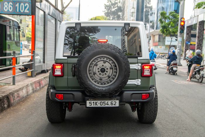 Tậu thêm chiếc Jeep mới với màu sắc khác, ông Đặng Lê Nguyên Vũ chia sẻ siêu xe chỉ để thưởng thức.