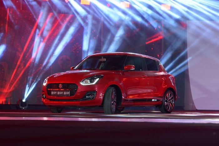 Suzuki Swift - Xe thông dụng 2022 dành cho phụ nữ - Hình 5.