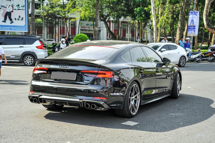 Dàn siêu xe, mô tô hàng chục tỉ đồng tụ họp tại Cần Thơ: Dàn xe lộng lẫy - Ảnh 12.