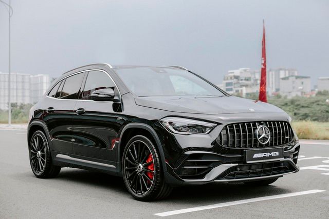 Khám phá Mercedes-AMG GLA 45 S chính hãng - Xe SUV giá 3,43 tỷ đồng dành cho người đam mê tốc độ - Ảnh 2.