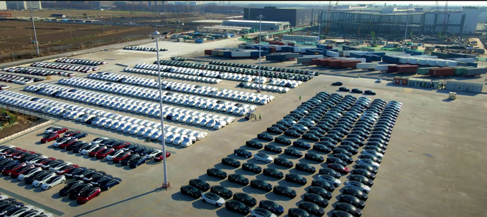 Tesla mới đây đã thực hiện việc giảm giá, khiến người tiêu dùng Trung Quốc ngay lập tức hủy đơn hàng với các hãng xe điện nội địa - Ảnh 1.