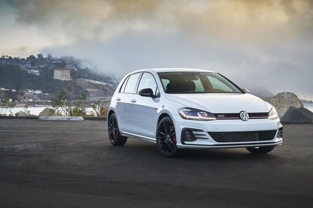 Volkswagen triệu hồi 225.000 xe vì sự cố hệ thống đo áp suất lốp - ảnh 1