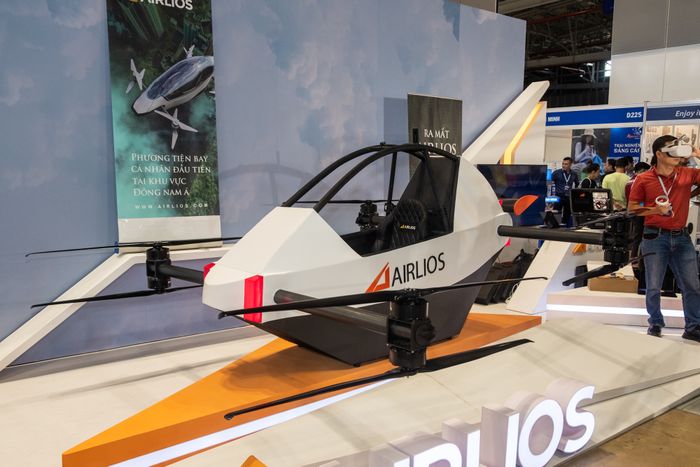 Start-up Việt ra mắt mô tô bay tại Việt Nam: Giá từ 2 tỷ đồng, 4 mẫu, đã thử bay 1.000 km ở Hà Nội và miền Tây - Ảnh 1.