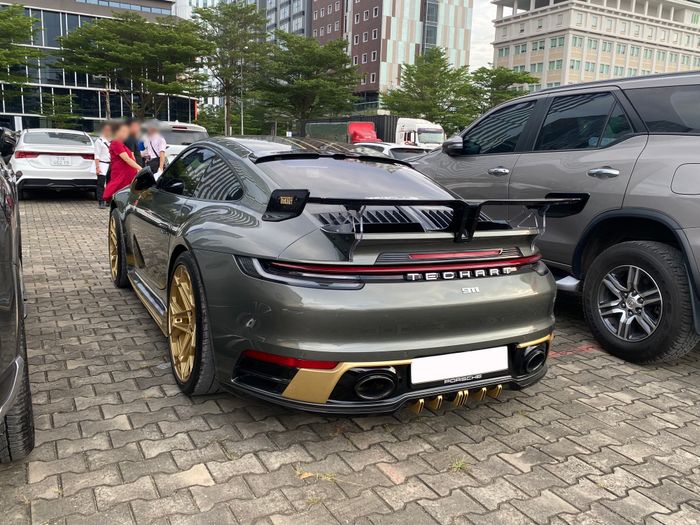 Khám phá khu vực đậu xe tại Vietnam Motor Show 2022: Đối diện với dàn xe khủng, đủ sức cạnh tranh với các ngôi sao chính của sự kiện  - Ảnh 4.