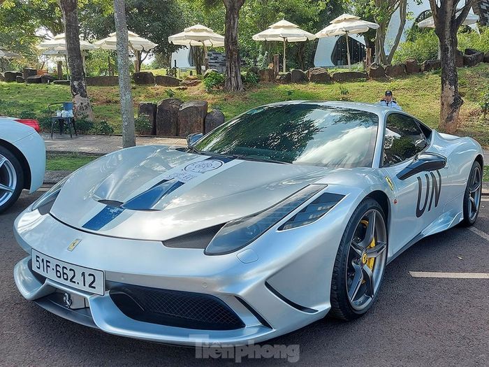 Ảnh 10 của siêu xe Ferrari F12 Berlinetta độ độc nhất tại Việt Nam