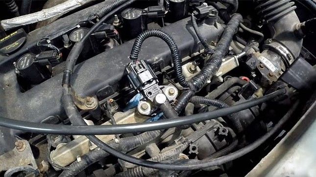 Tại sao ô tô khó khởi động khi trời lạnh? - Ảnh 1.
