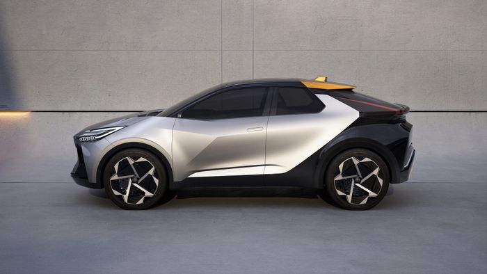 Toyota C-HR sẽ tái xuất với thế hệ thứ 2, có tùy chọn điện hóa - Hình ảnh 1.