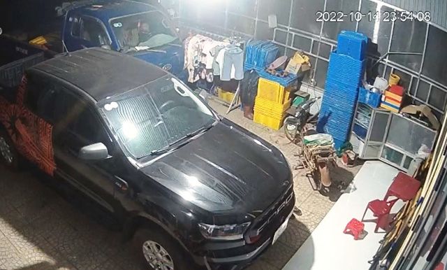 Cuỗm 3 chiếc ôtô để... đi chơi và thử cảm giác ngồi sau tay lái - Hình 3.