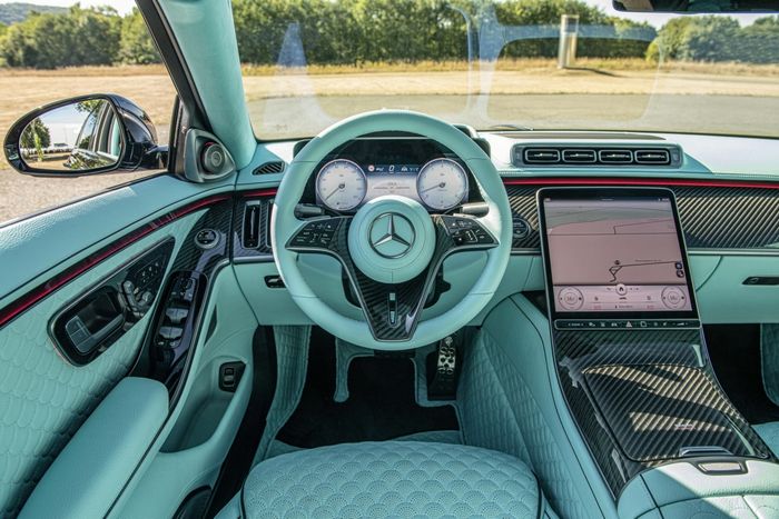 Thưởng thức vẻ đẹp của Mercedes-Maybach S580 Brabus với sắc xanh ngọc - Hình 2.