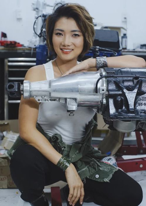Nguyễn Gia Bảo - 'Nữ hoàng tốc độ' Việt Nam đầu tiên tham gia đua xe thể thao quốc tế - Ảnh 2.