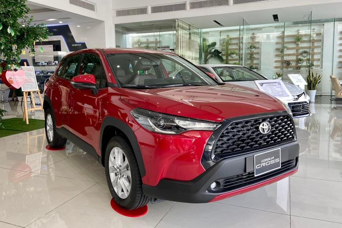 Toyota và Mitsubishi gặp khó khăn với doanh số bán hàng trong tháng 10 tại Việt Nam dù có xe lọt vào danh sách 'top' bán chạy - Ảnh 1.