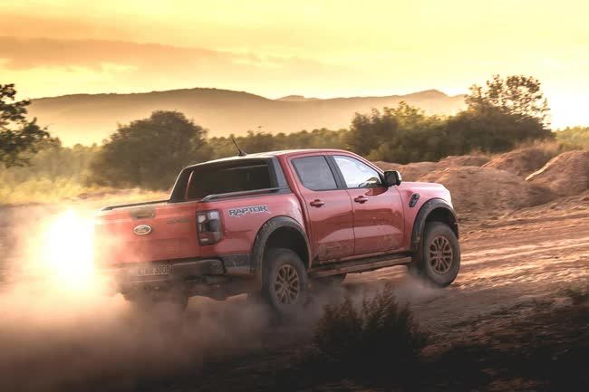 Với mỗi thị trường, một loại động cơ khác nhau, việc Ford Ranger Raptor 2023 sắp ra mắt tại Việt Nam đã gây ra nhiều câu hỏi - Ảnh 4.