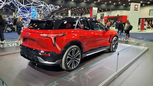 Xuất hiện SUV điện có thể chạy được 515km khi pin đầy, liệu có khiến VinFast VF8 gặp khó khăn trên thị trường Mỹ không? - Hình ảnh 3.