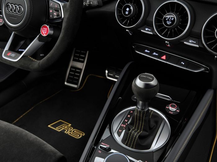 Audi TT RS Iconic Edition phiên bản giới hạn 100 chiếc - Hình 12.
