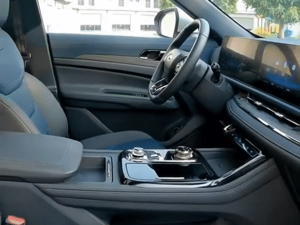 Ra mắt nội thất 2 phiên bản mới của Ford Territory 2023 sắp có mặt tại Việt Nam: Nhiều điểm độc đáo, giá cả có thể khác biệt đáng kể - Hình ảnh 2.