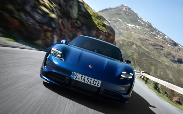 Đất nước châu Á này bất ngờ trở thành 'thiên đường' của siêu xe - Ferrari, Lamborghini đang thịnh hành với doanh số bùng nổ - Ảnh 1.