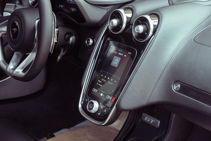 Giới thiệu McLaren GT tại Việt Nam: Giá từ 16 tỷ đồng, thêm sự lựa chọn cho giới nhà giàu Việt - Ảnh 10.