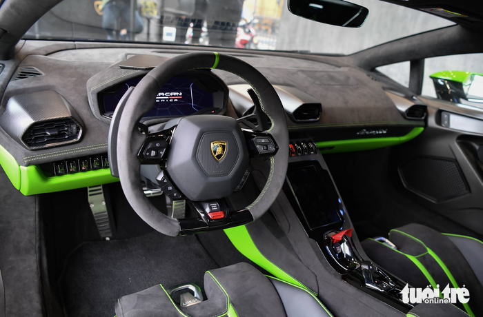 Huracan Tecnica của Lamborghini có giá từ 19 tỷ đồng khi xuất hiện trên phố Hà Nội - Ảnh 4.