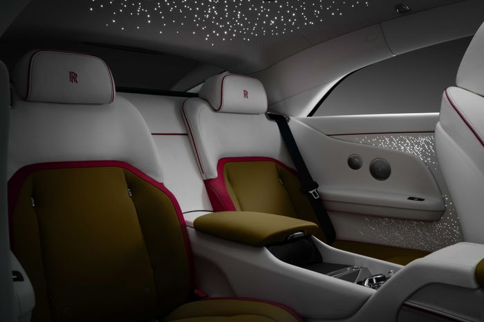 Rolls-Royce Spectre chính thức ra mắt: Siêu xe điện sang trọng nhất thế giới, có thể đi được 520km sau mỗi lần sạc - Ảnh 16.