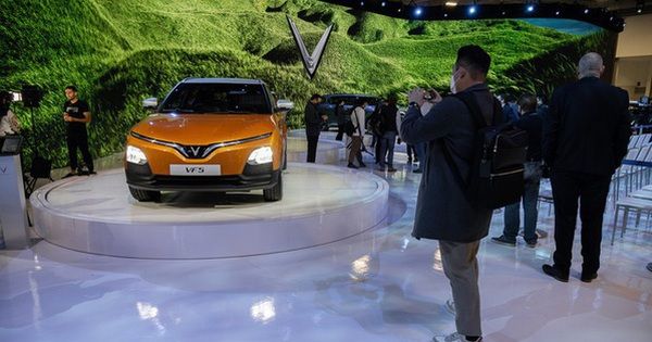 Top 12 chiếc xe hơi của người nổi tiếng được bán với mức giá khủng nhất - Ảnh 8.