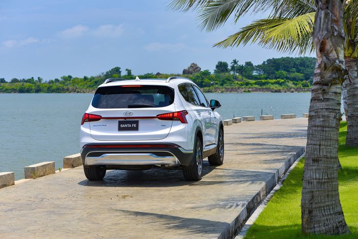 Hyundai Santa Fe rộng cửa thắng hạng mục Thiết kế xe phổ thông - Hình 5.