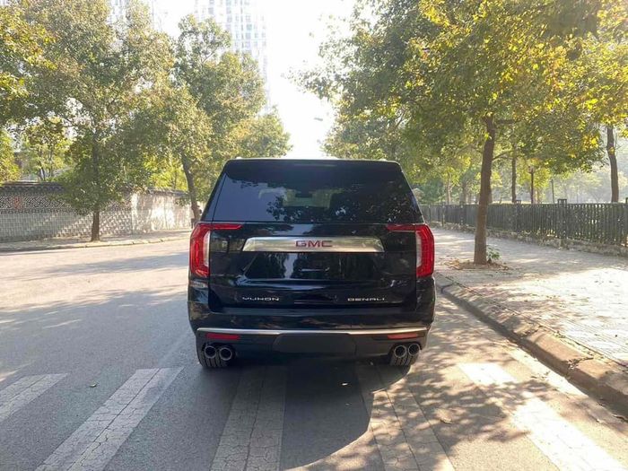 Khám phá chi tiết về GMC Yukon XL Denali 2023 giá trên 10 tỷ đồng tại Việt Nam, đối đầu Lexus LX 600 VIP - Hình 5.