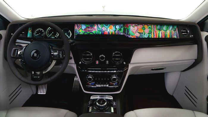 Rolls-Royce giới thiệu 6 mẫu xe độc đáo cho các đại gia ở Trung Đông: Mỗi chiếc xe đều có một kiểu nguyên tố riêng.