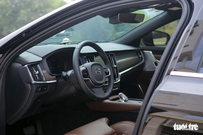 Chủ nhân chiếc Volvo S90 chia sẻ: Xe này có nhiều tính năng an toàn và thiết kế không bao giờ lỗi mốt - Ảnh 11.