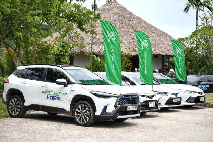 Khám phá hành trình đầy bất ngờ của dòng xe hybrid của Toyota từ Hà Nội đến Mai Châu - Ảnh 10.
